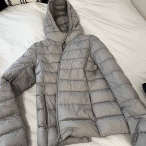 Uniqlo ultra lightweight down jacket